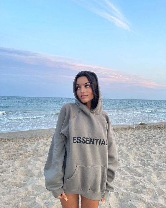 You are currently viewing Essentials Clothing: A Comprehensive Guide to Modern Streetwear