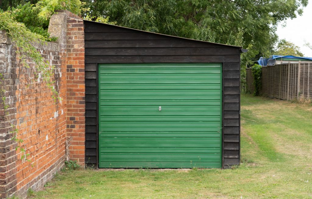 Read more about the article The Guide to Garage Clearance: Tips for Free Space