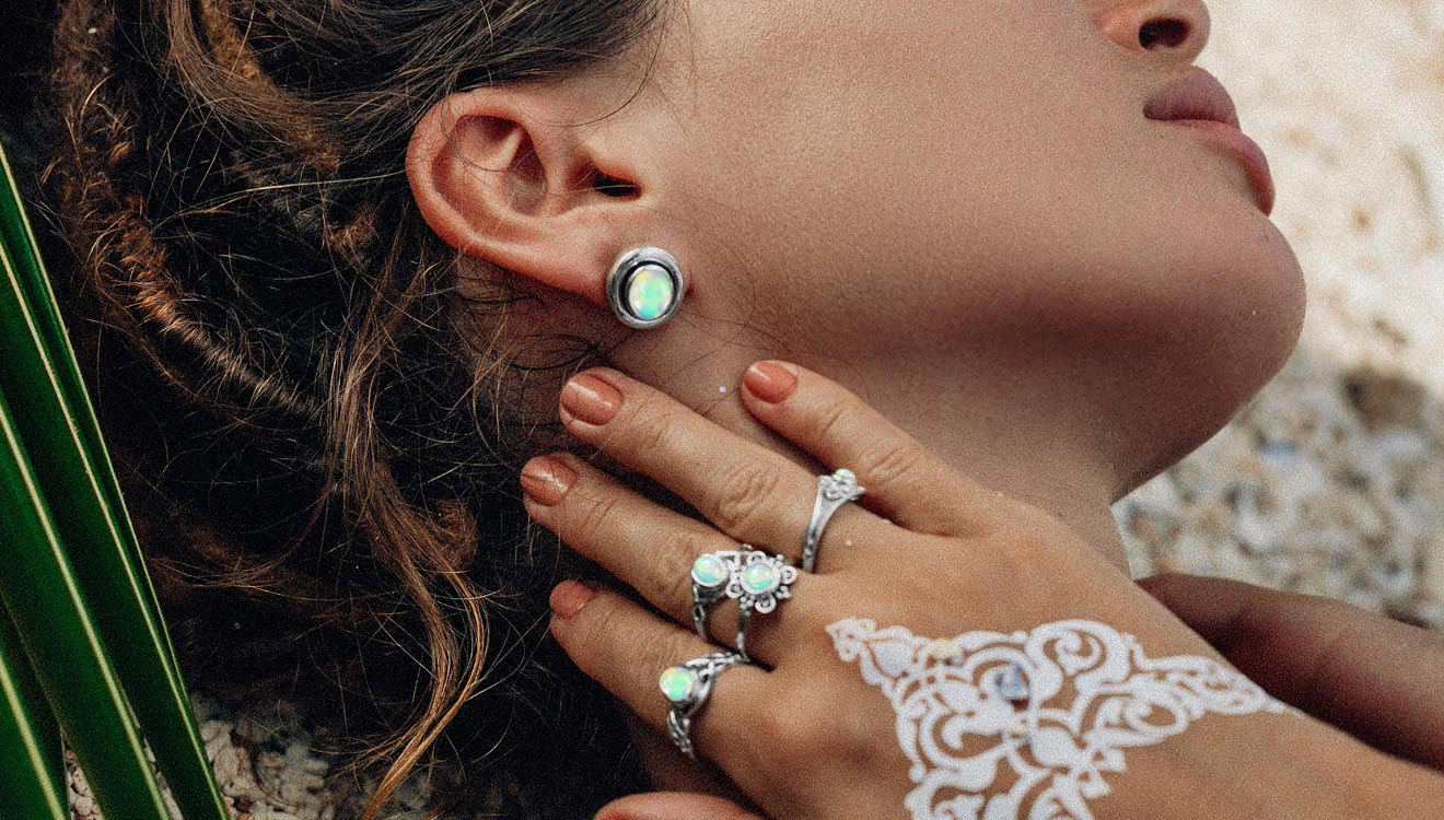 Read more about the article Beyond Brilliance: The Iridescent Charm of Opal Jewelry