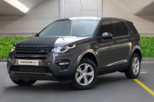 Read more about the article How to Rent a Land Rover Defender and a Land Rover Discovery in Dubai