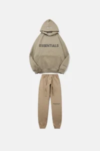 Read more about the article Why Essentials Sweatpants Will Continue to Dominate in 2024