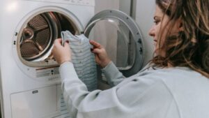 Read more about the article Laundromat Services in JLT: Your Guide to Efficient Laundry Solutions