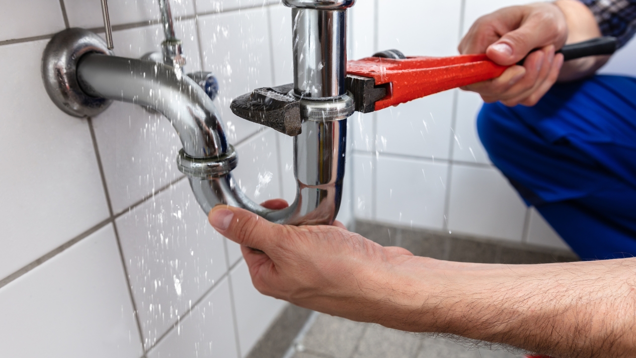 Read more about the article Bathroom Water Leakage Repair Experts