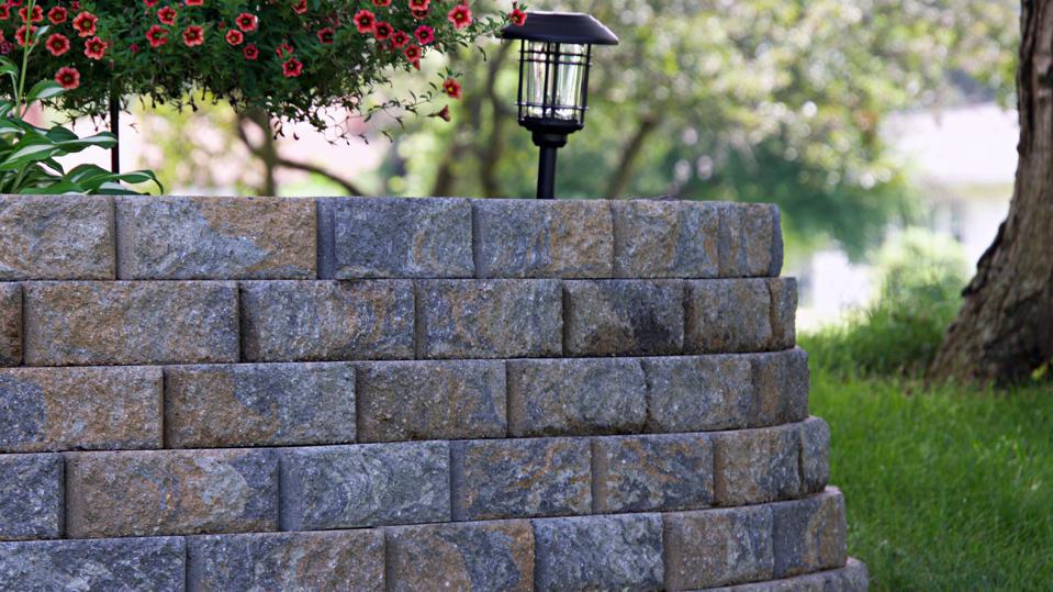 Read more about the article Transform Your Garden with Retaining Wall Posts Brisbane