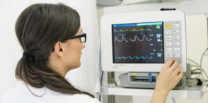 Read more about the article What skills will I learn in an EKG certification course?