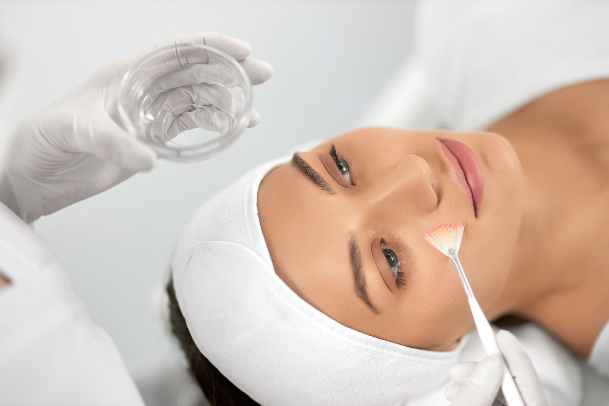 Read more about the article Chemical Peels in Dubai: The Secret to Youthful Skin