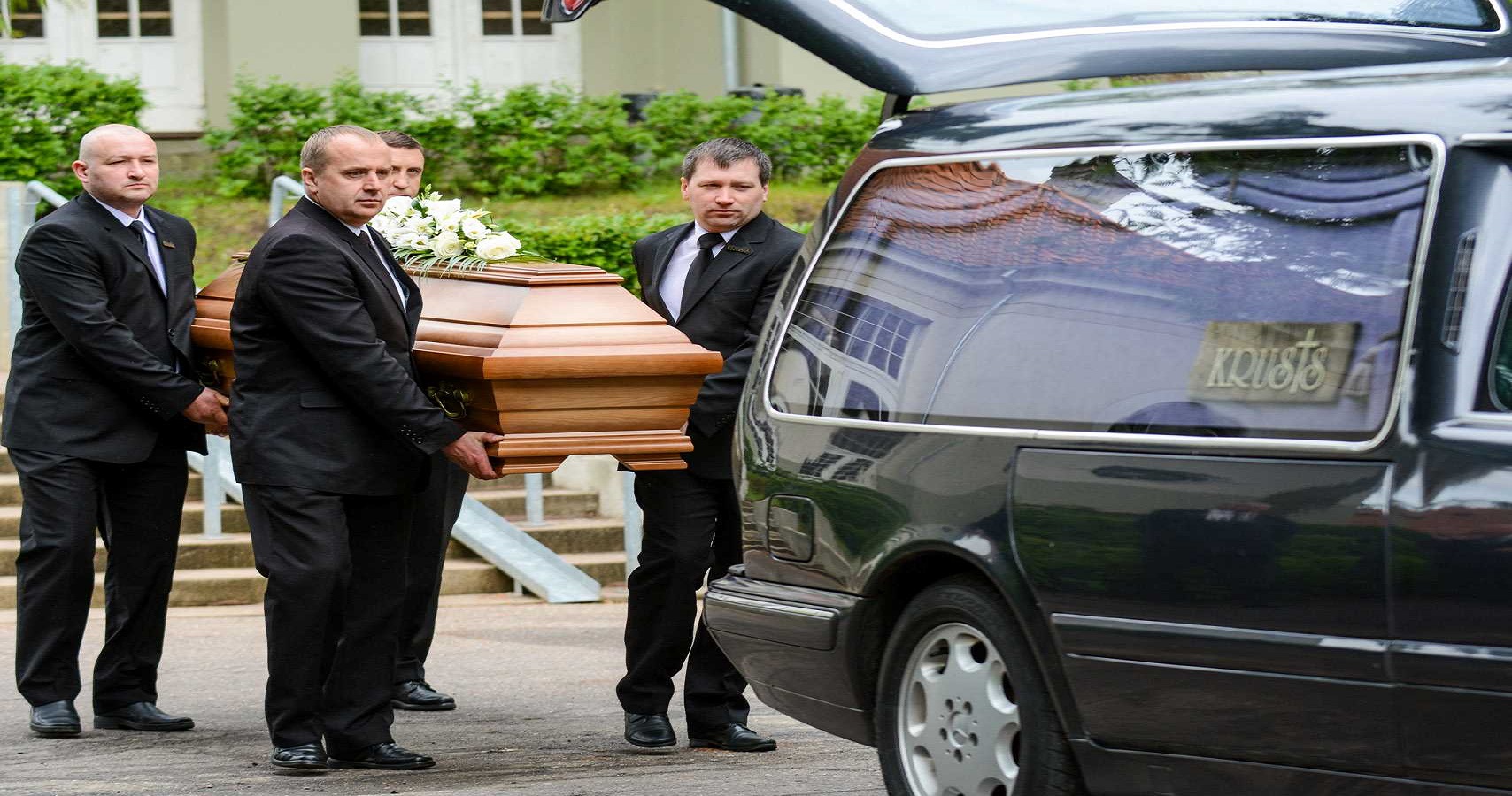 You are currently viewing Funeral Transportation Services – A Compassionate and Professional Solution