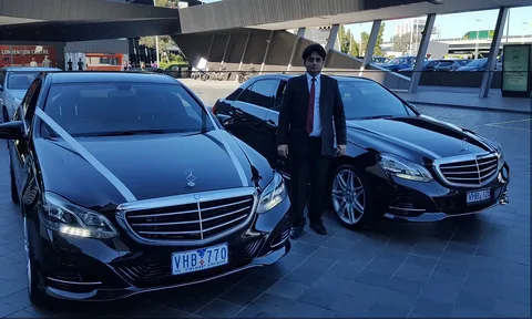 You are currently viewing Luxury & Reliable Chauffeur Airport Transfers Melbourne