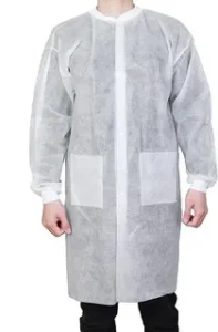 Read more about the article Comfort and Protection: Disposable Lab Coats for Labs