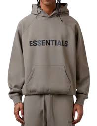 Read more about the article The Essentials Hoodie: Perfect for Your Minimalist Wardrobe