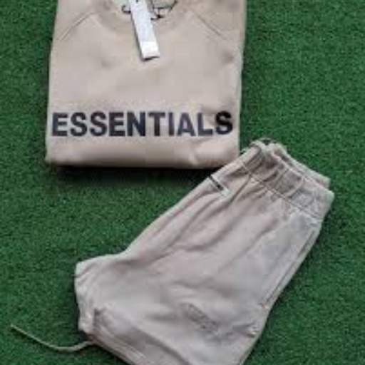 You are currently viewing Essentials Clothing for Modern, Everyday Elegance