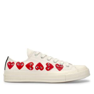 Read more about the article CDG Converse Low-Tops: Sleek, Stylish, and Versatile