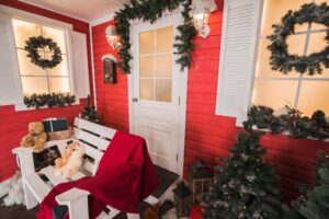 Read more about the article Christmas Porch Styled with Snowman and Lanterns