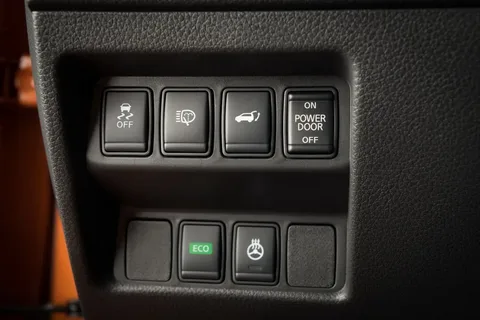 You are currently viewing Functionality of the Nissan X-Trail Single Window Button