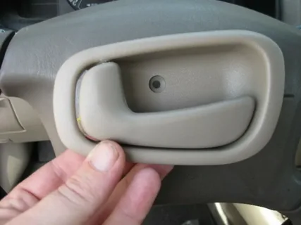 You are currently viewing A Guide to Understanding Mitsubishi 380 Inner Door Handle