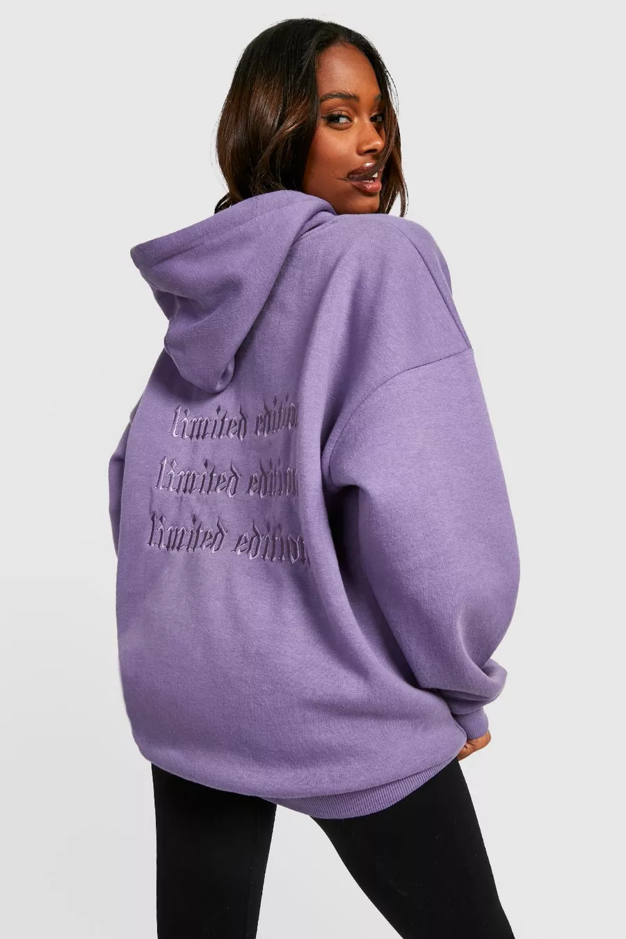 You are currently viewing Embrace Effortless Style with the Oversized Hoodie