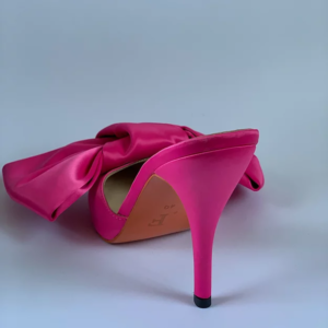 Read more about the article Bold & Elevated: Hot Pink Platform Heels for the Ultimate Statement