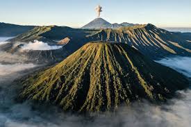 Read more about the article Mount Bromo: Indonesia’s Majestic Volcano and Iconic Landmark