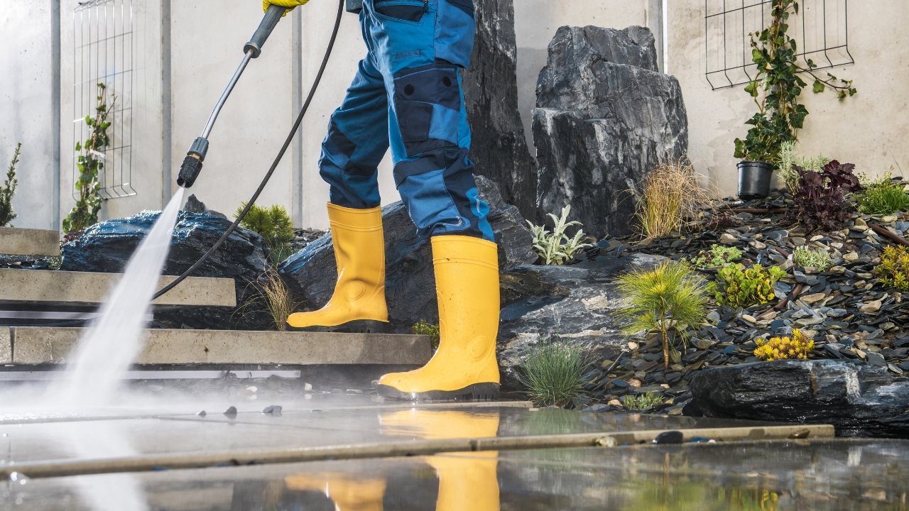 You are currently viewing What Surfaces Are Best Cleaned with Soft Washing in Hamilton?