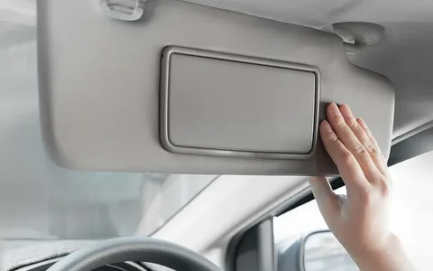 Read more about the article Heat-Resistant Design of Holden Barina Tm Sun Visor