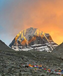 Read more about the article A Seamless Experience for Kailash Mansarovar Tour Package from Kathmandu