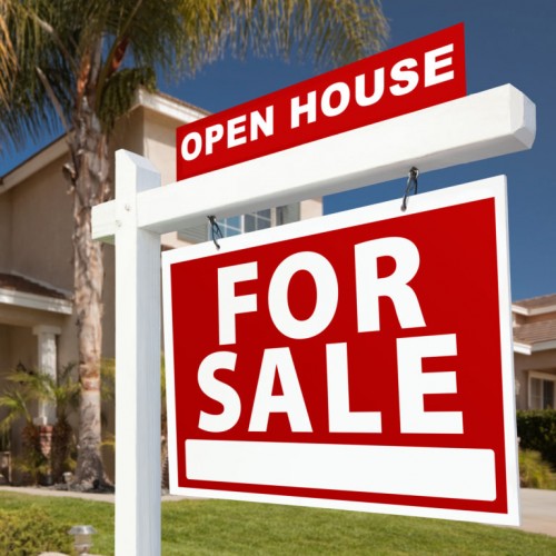 Read more about the article Real Estate Signs That Sell: How to Attract More Buyers Instantly