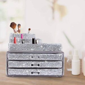 Read more about the article Makeup Storage Hacks for a Clutter-Free Holiday Vanity